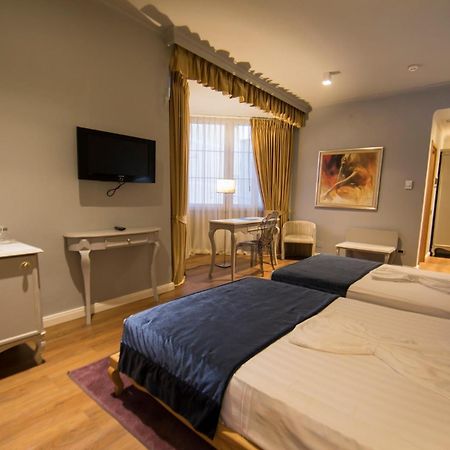 Classic Hotel Tirana Extérieur photo