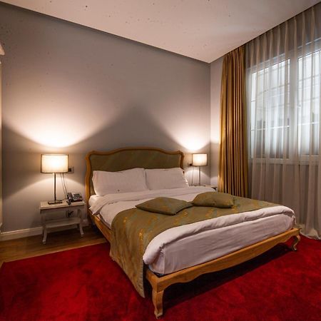 Classic Hotel Tirana Extérieur photo