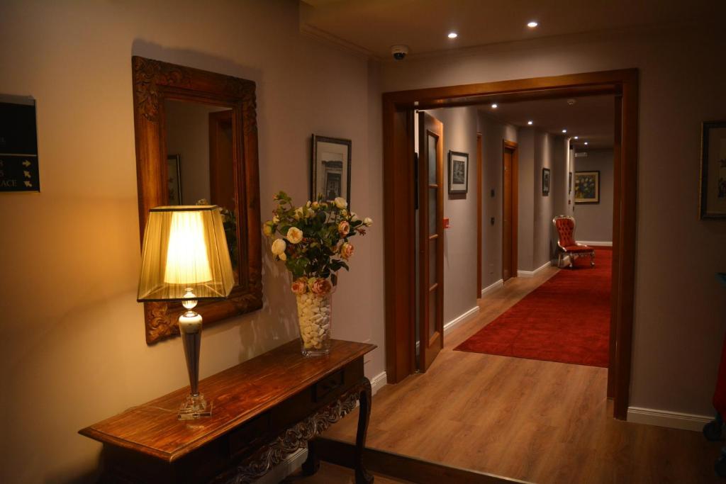 Classic Hotel Tirana Extérieur photo