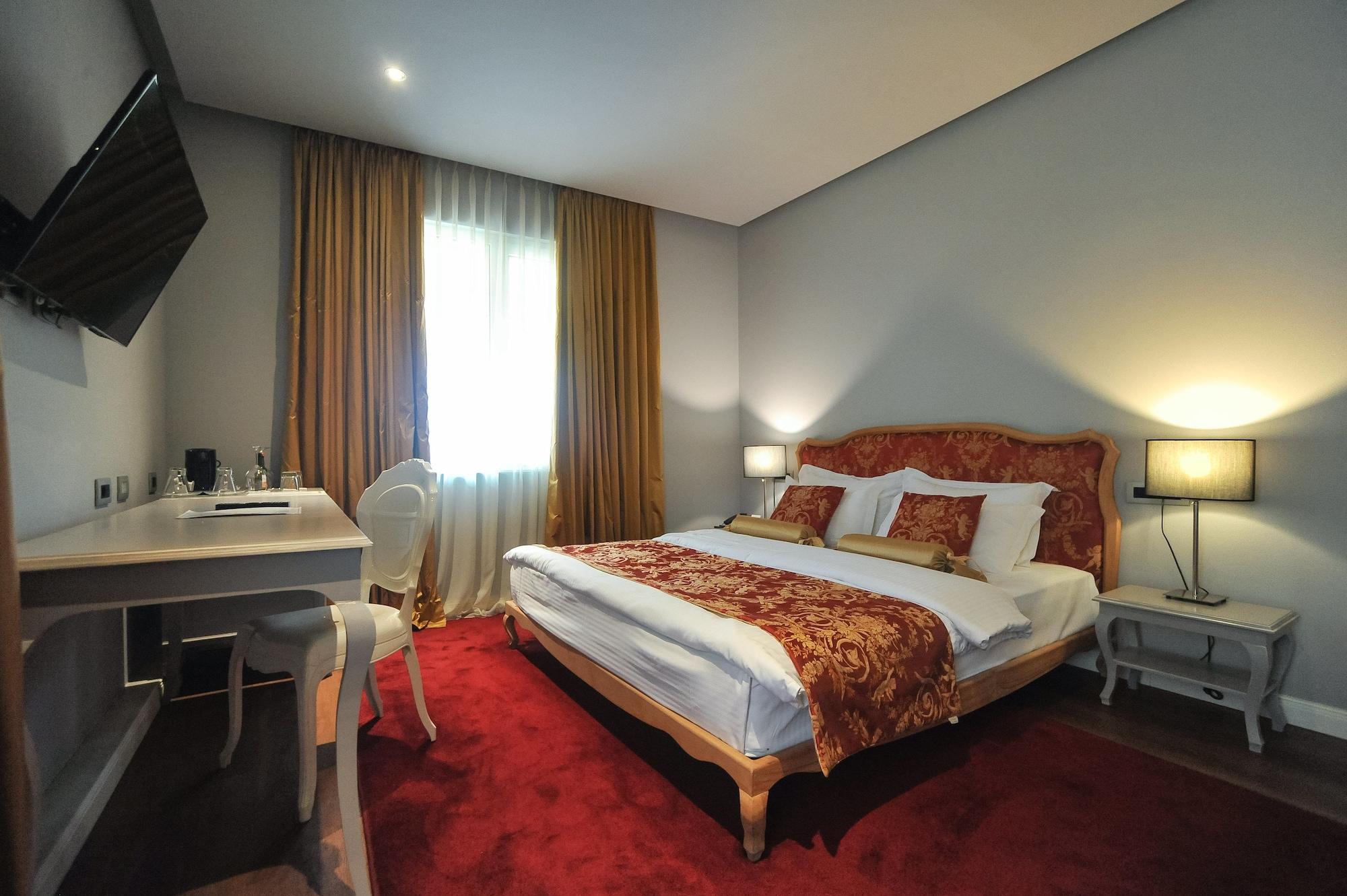 Classic Hotel Tirana Extérieur photo