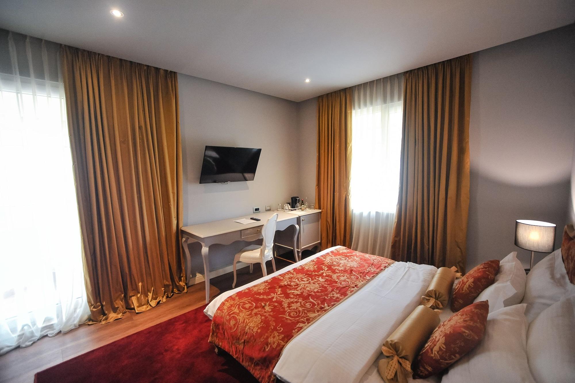 Classic Hotel Tirana Extérieur photo
