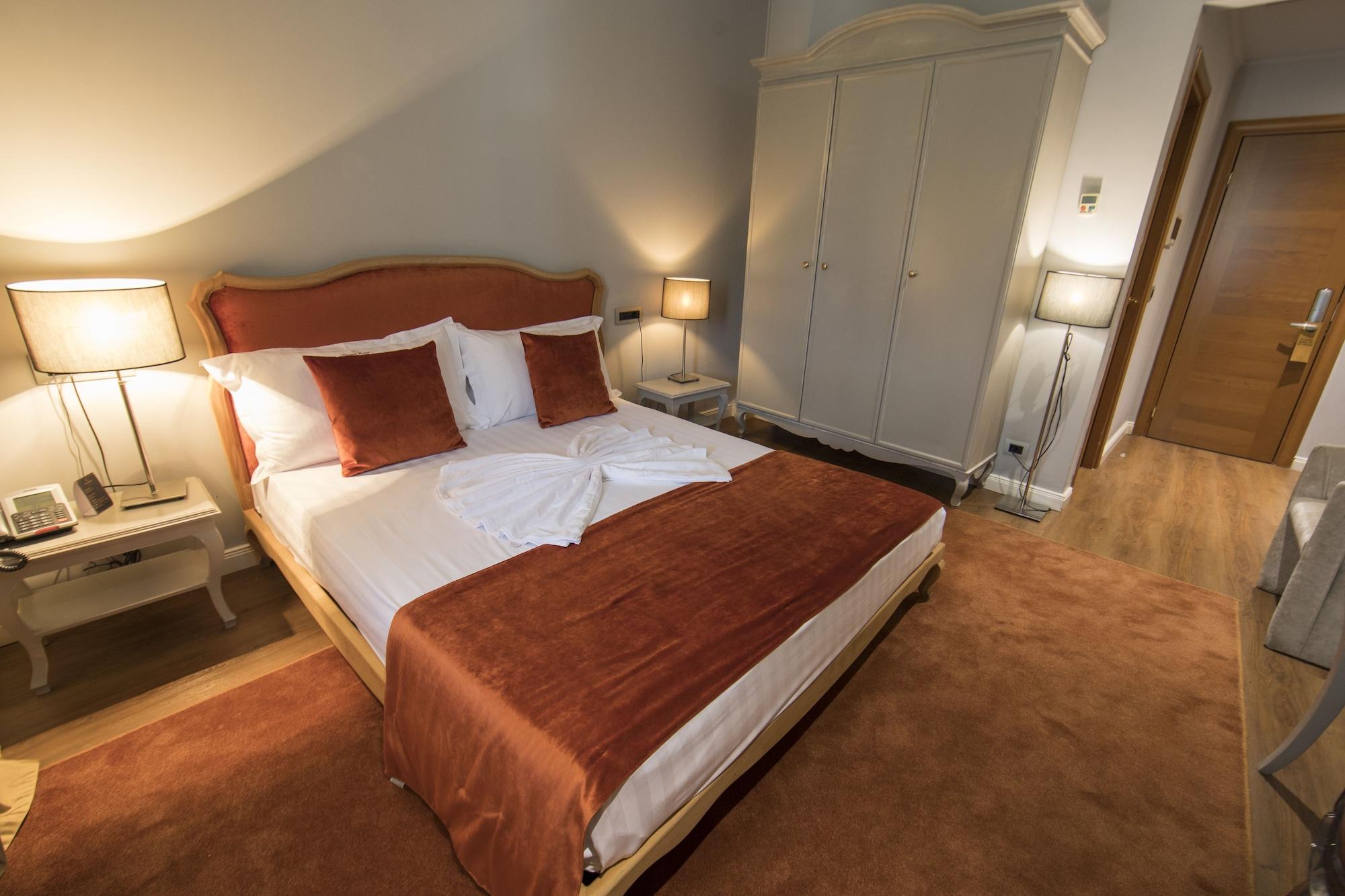 Classic Hotel Tirana Extérieur photo