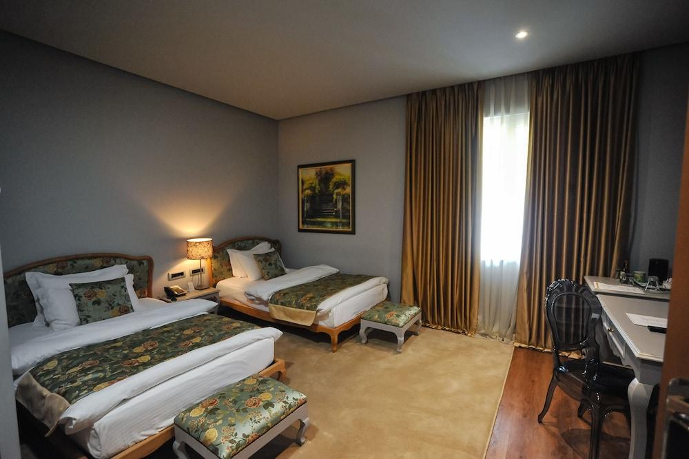 Classic Hotel Tirana Extérieur photo