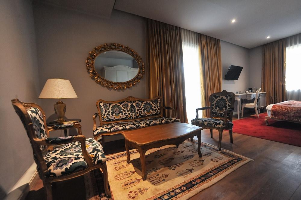 Classic Hotel Tirana Extérieur photo