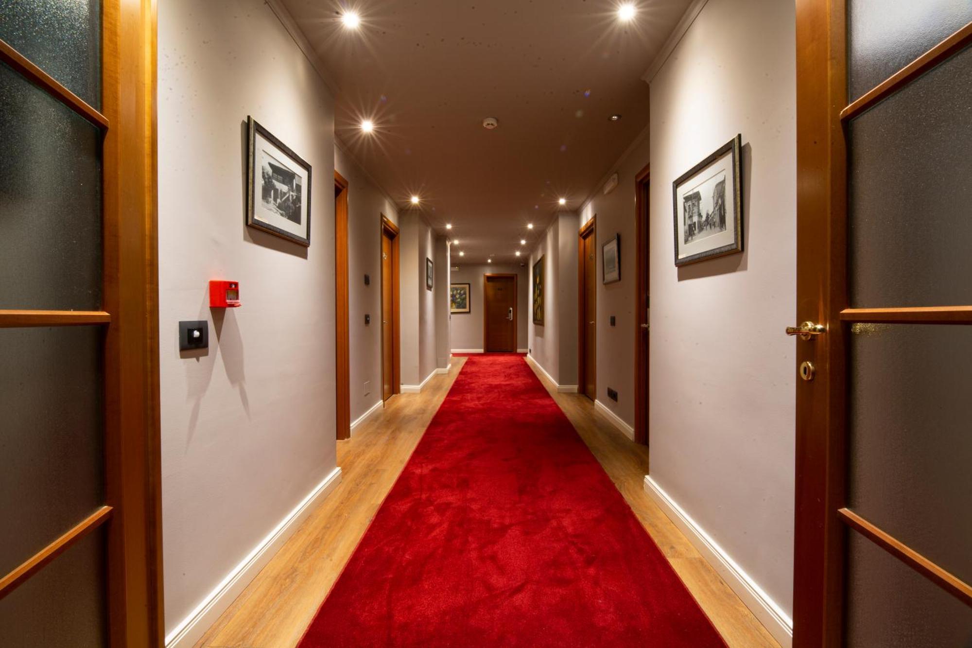 Classic Hotel Tirana Extérieur photo
