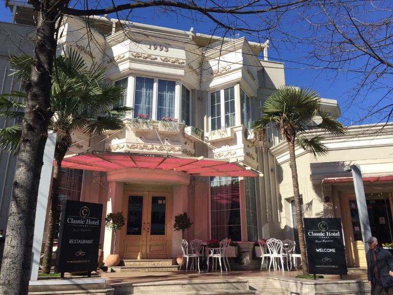 Classic Hotel Tirana Extérieur photo