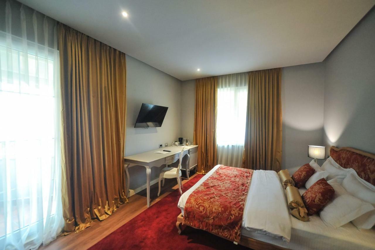 Classic Hotel Tirana Extérieur photo