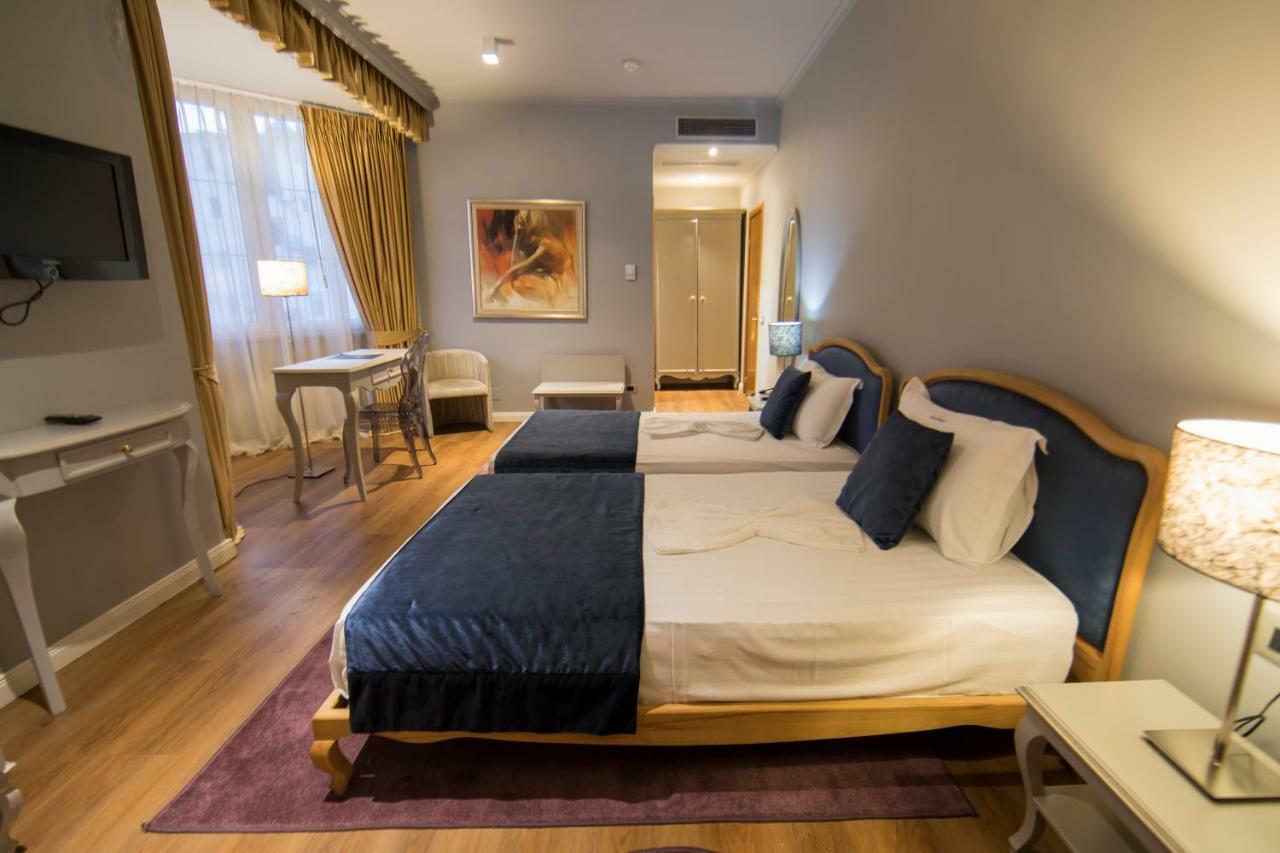 Classic Hotel Tirana Extérieur photo