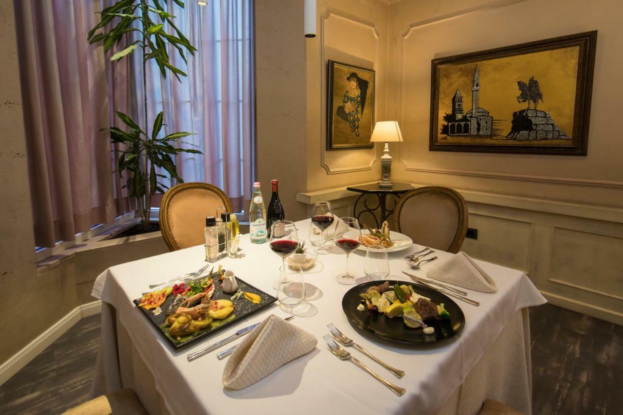 Classic Hotel Tirana Extérieur photo